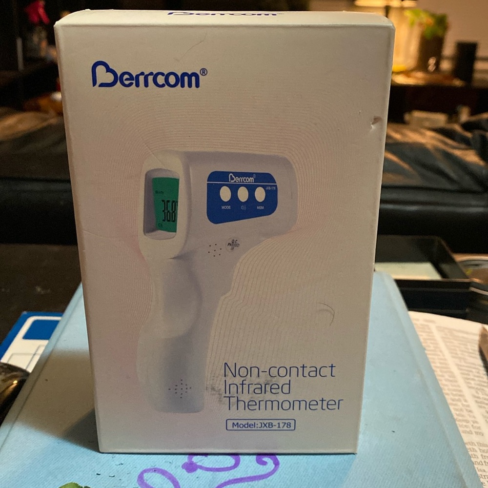 Non-contact infrared thermometer